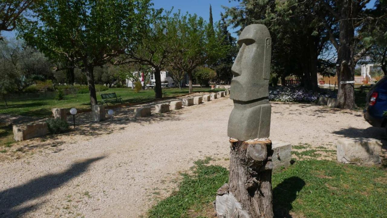 شقة Mas Maurane - Les Lavandes Aux Portes D'Arles تاراسكون المظهر الخارجي الصورة